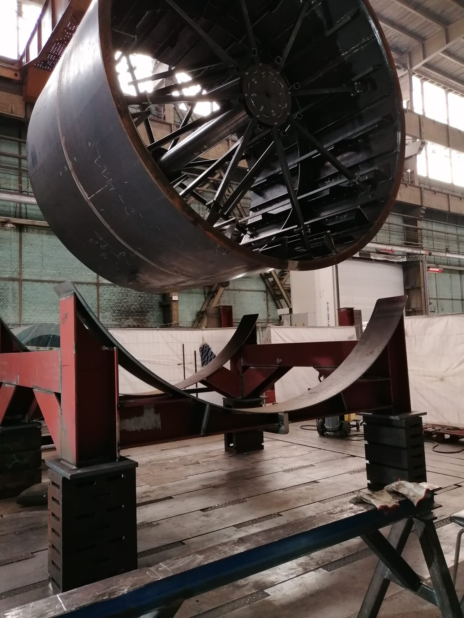 Conjunto industrial em montagem